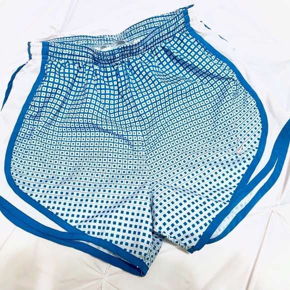 Nike running shorts - Picture 1 of 2